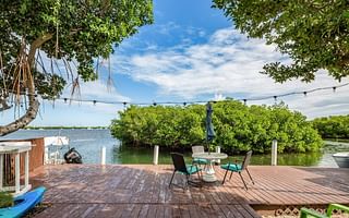 What are the benefits of vacation rental homes?